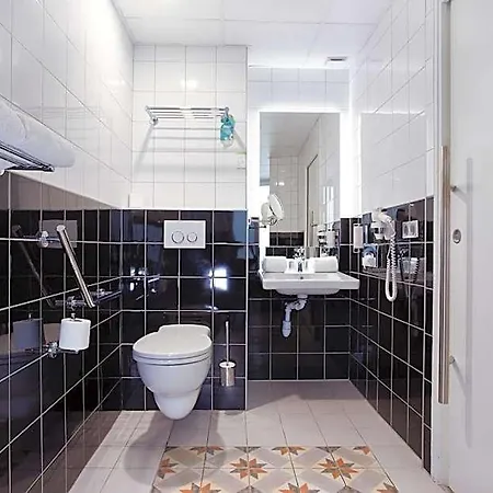 1er 3* Toulouse